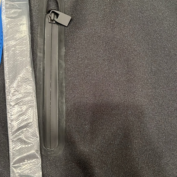 NWT Rains Backpack - Picture 5 of 6